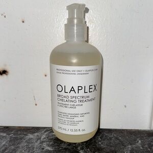 OLAPLEX Chelating Treatment in Clear Bottle